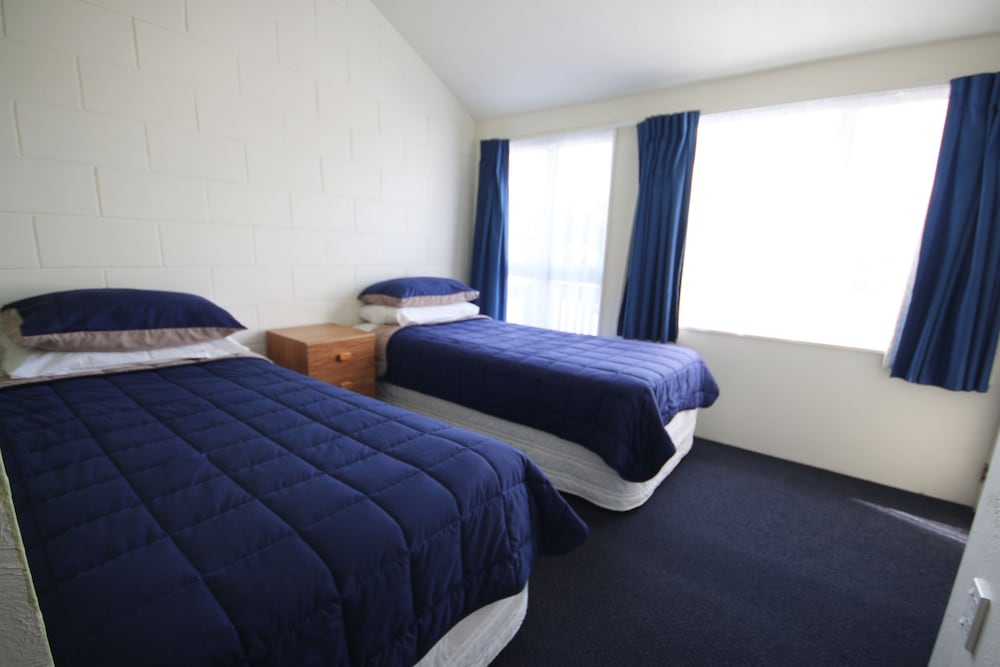 midway pacifica lodge