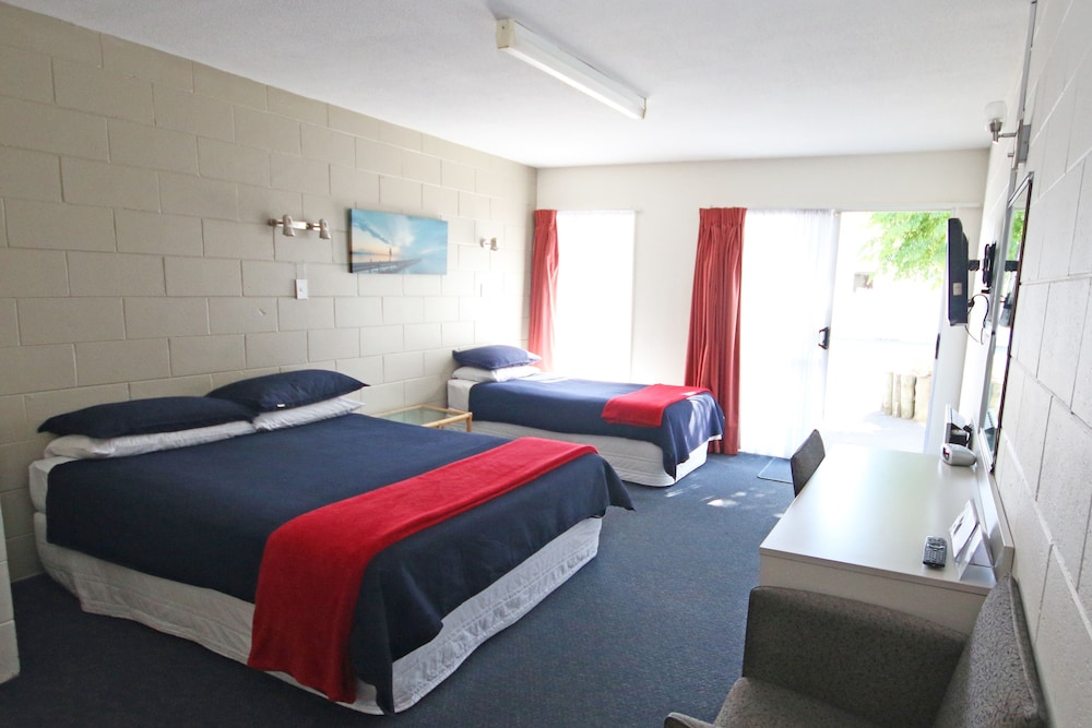 midway pacifica lodge