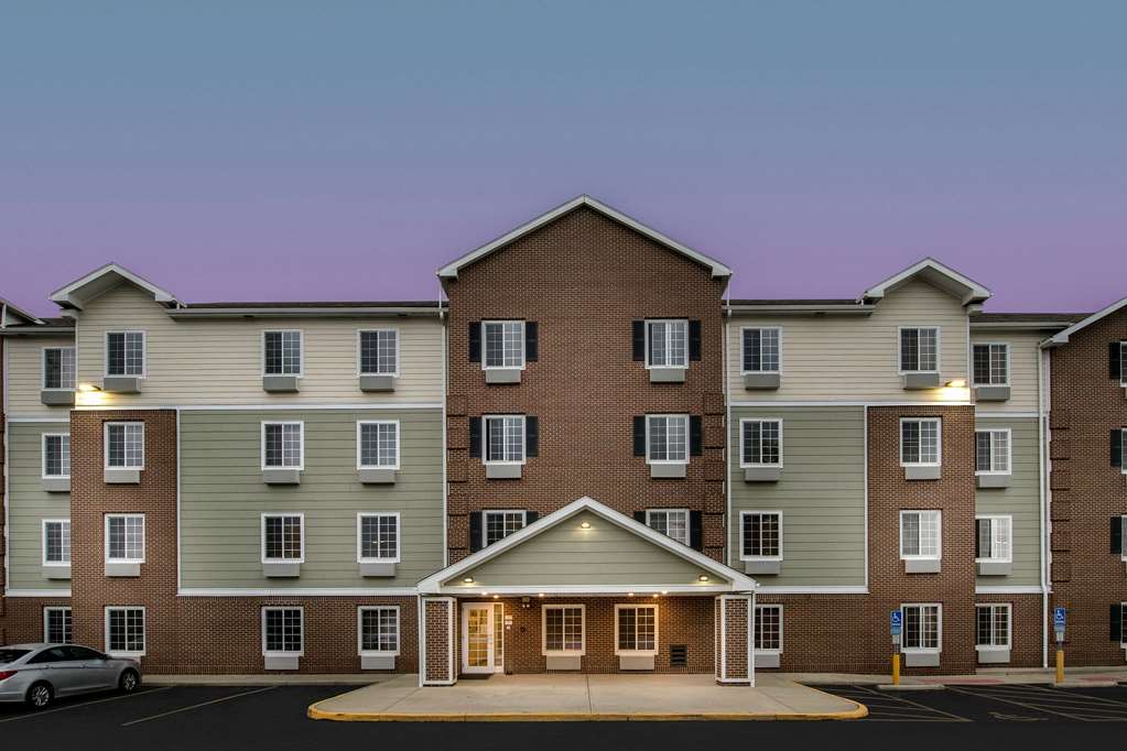 extended stay america select suites akron south