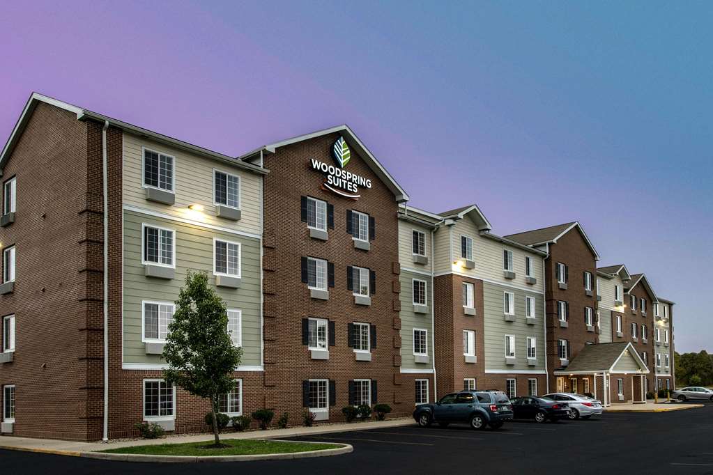 extended stay america select suites akron south