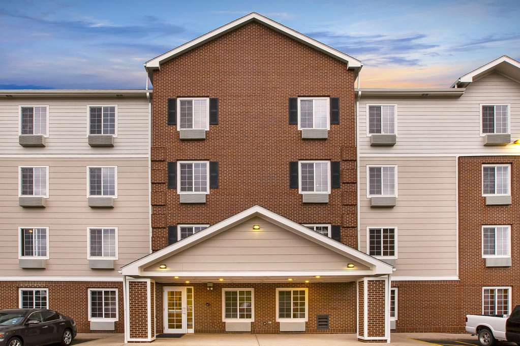 extended stay america select suites akron south