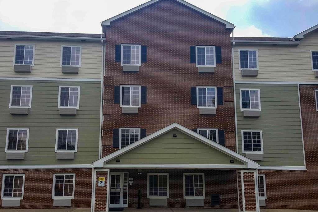 extended stay america select suites akron south