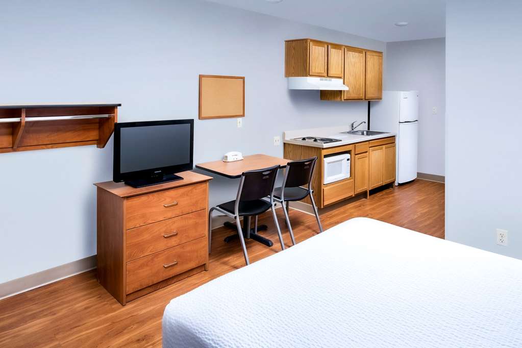 extended stay america select suites akron south