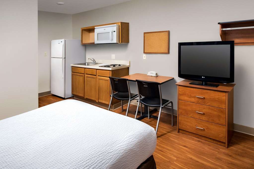 extended stay america select suites akron south