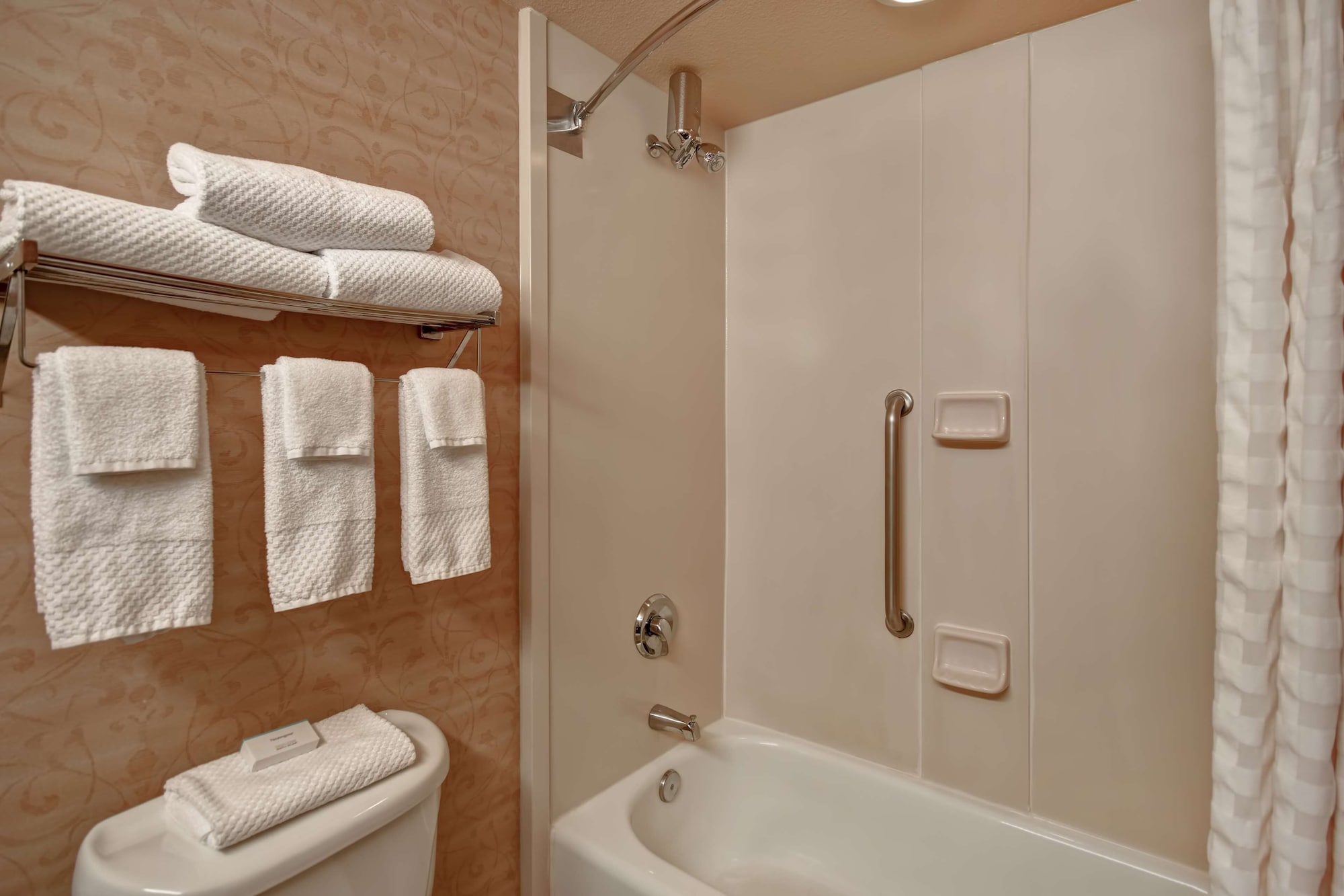 embassy suites by hilton at hot springs convention center