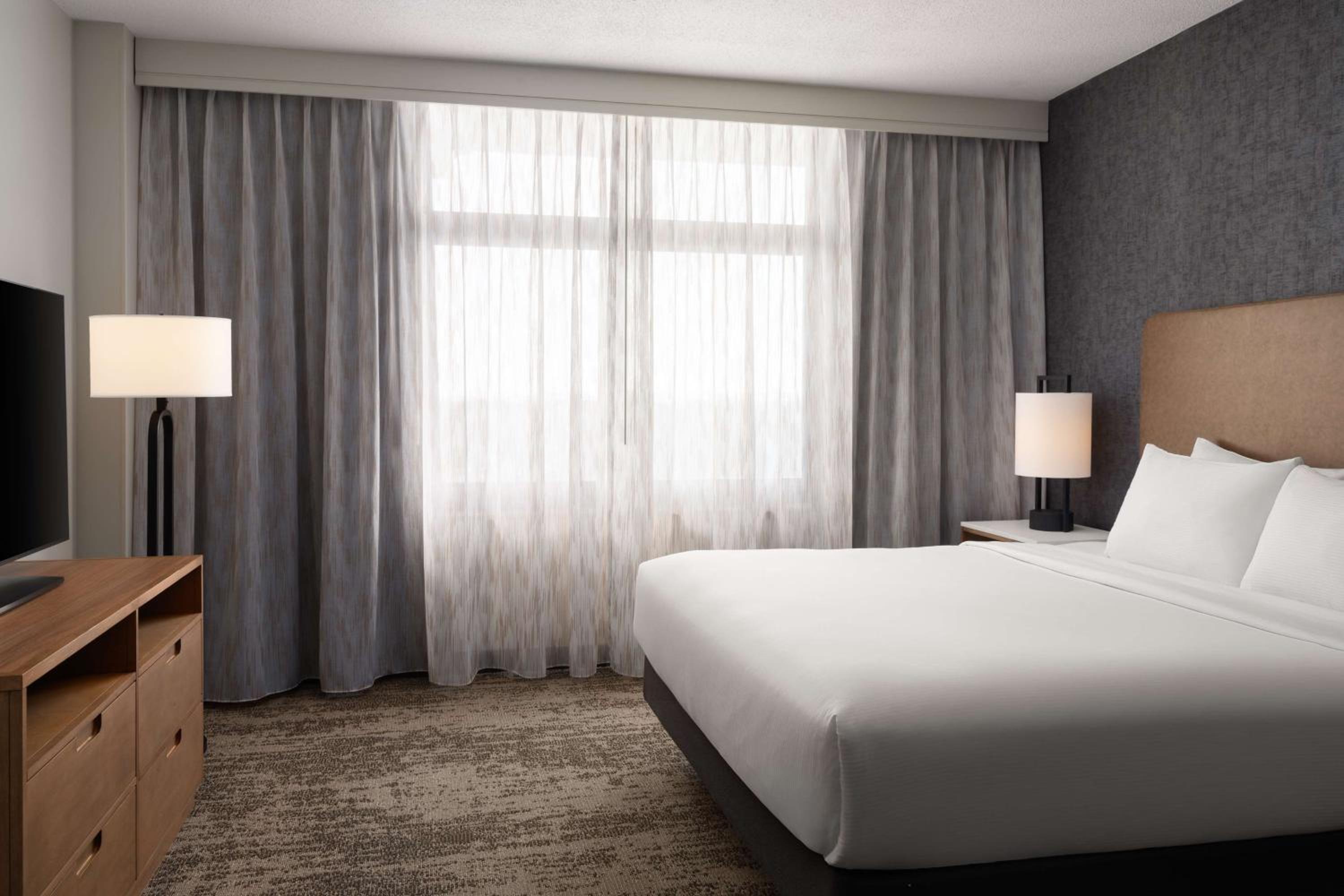 embassy suites by hilton at hot springs convention center