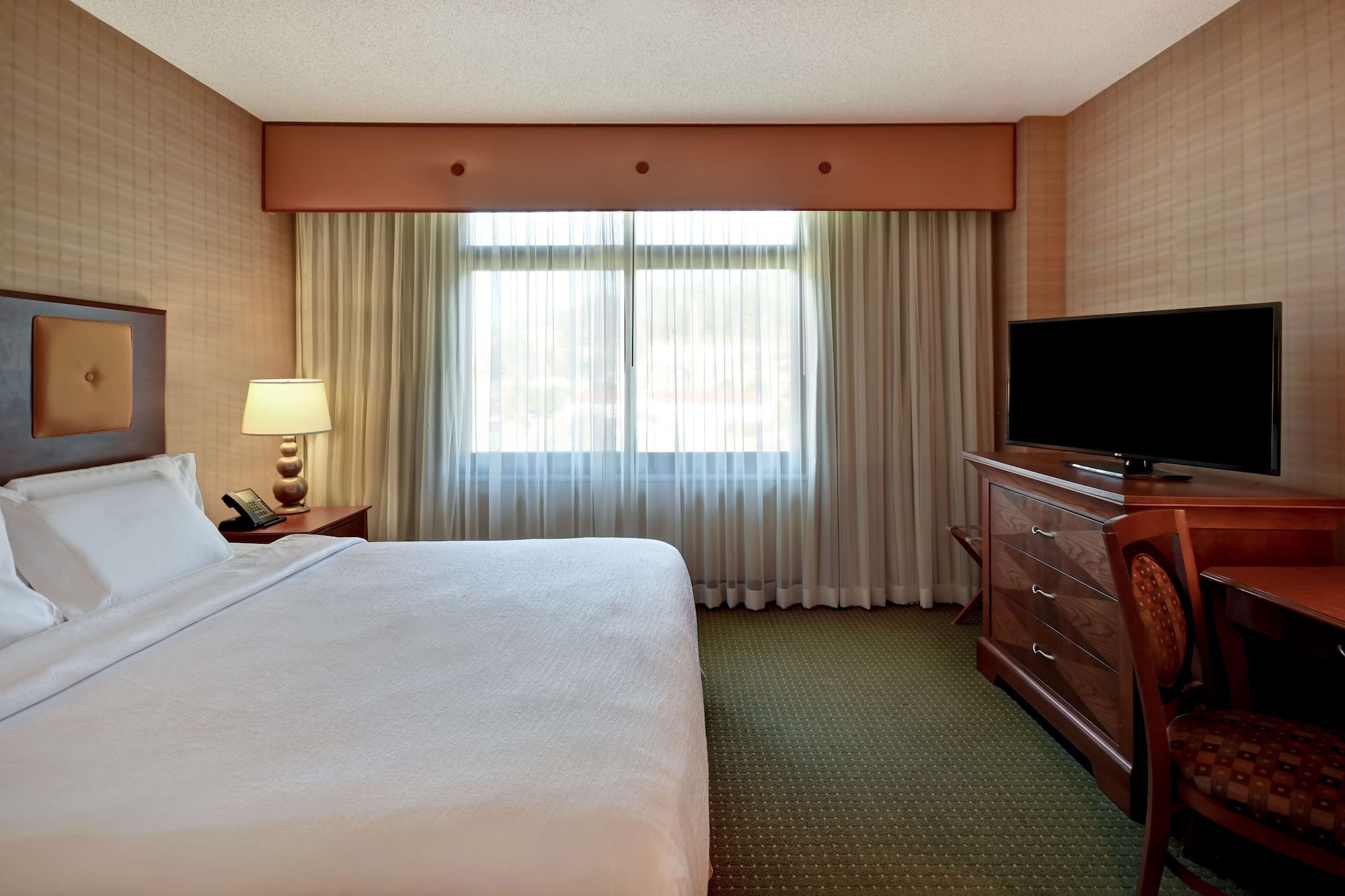 embassy suites by hilton at hot springs convention center