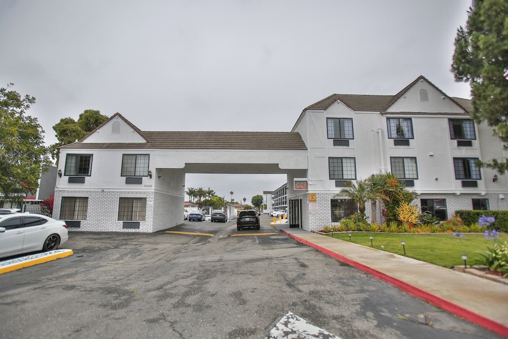 best western surf city