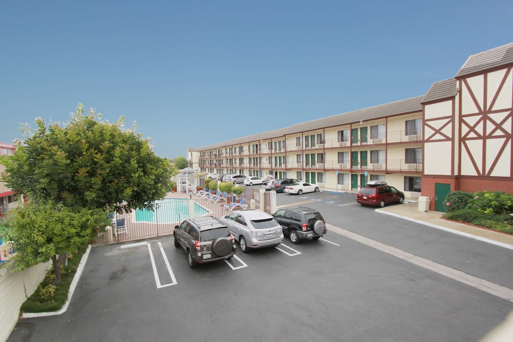 best western surf city