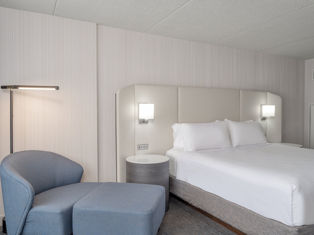 crowne plaza indianapolis airport by ihg