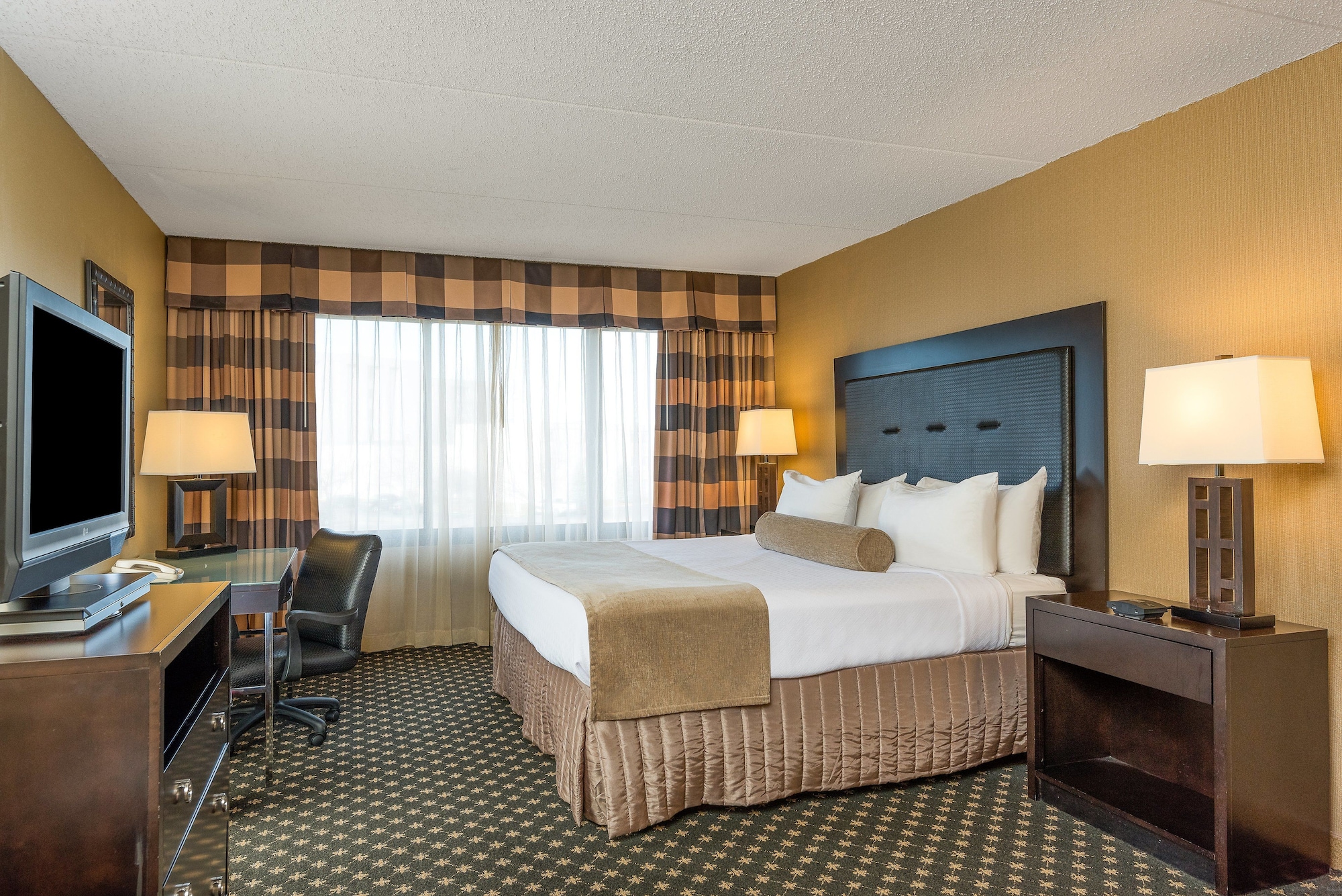 crowne plaza indianapolis airport by ihg