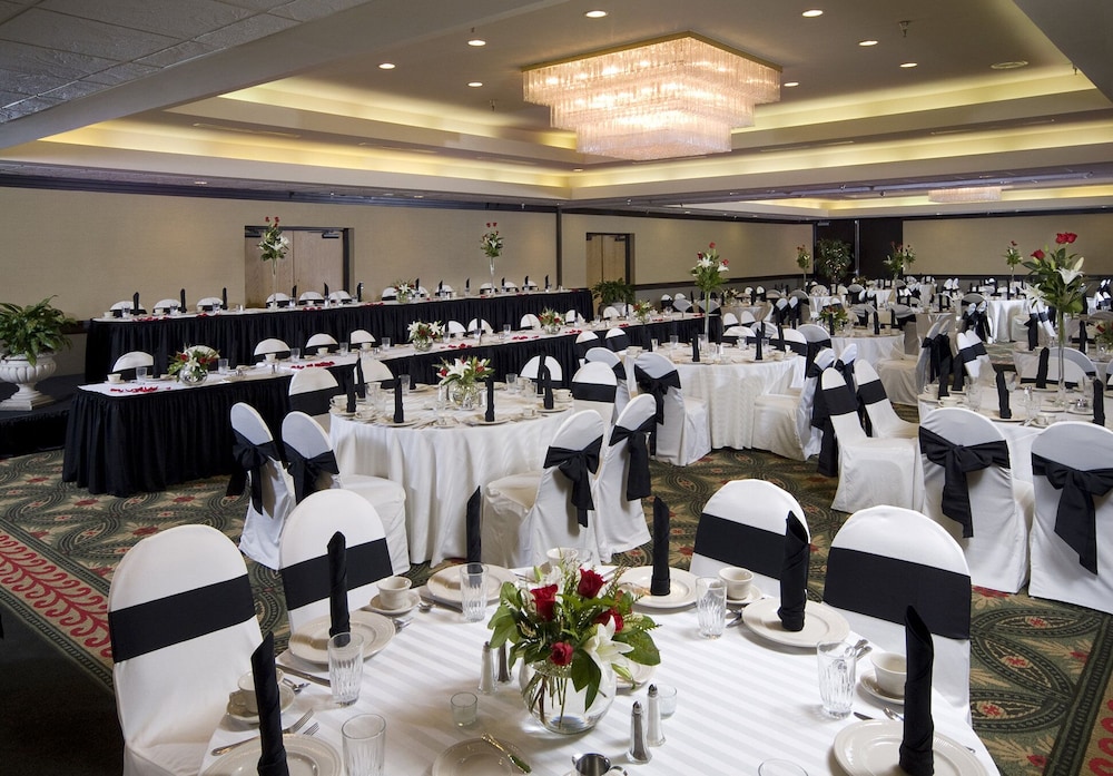 crowne plaza indianapolis airport by ihg