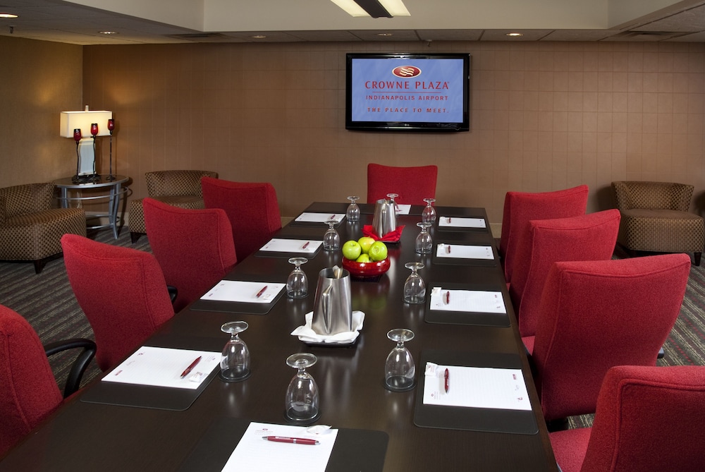 crowne plaza indianapolis airport by ihg