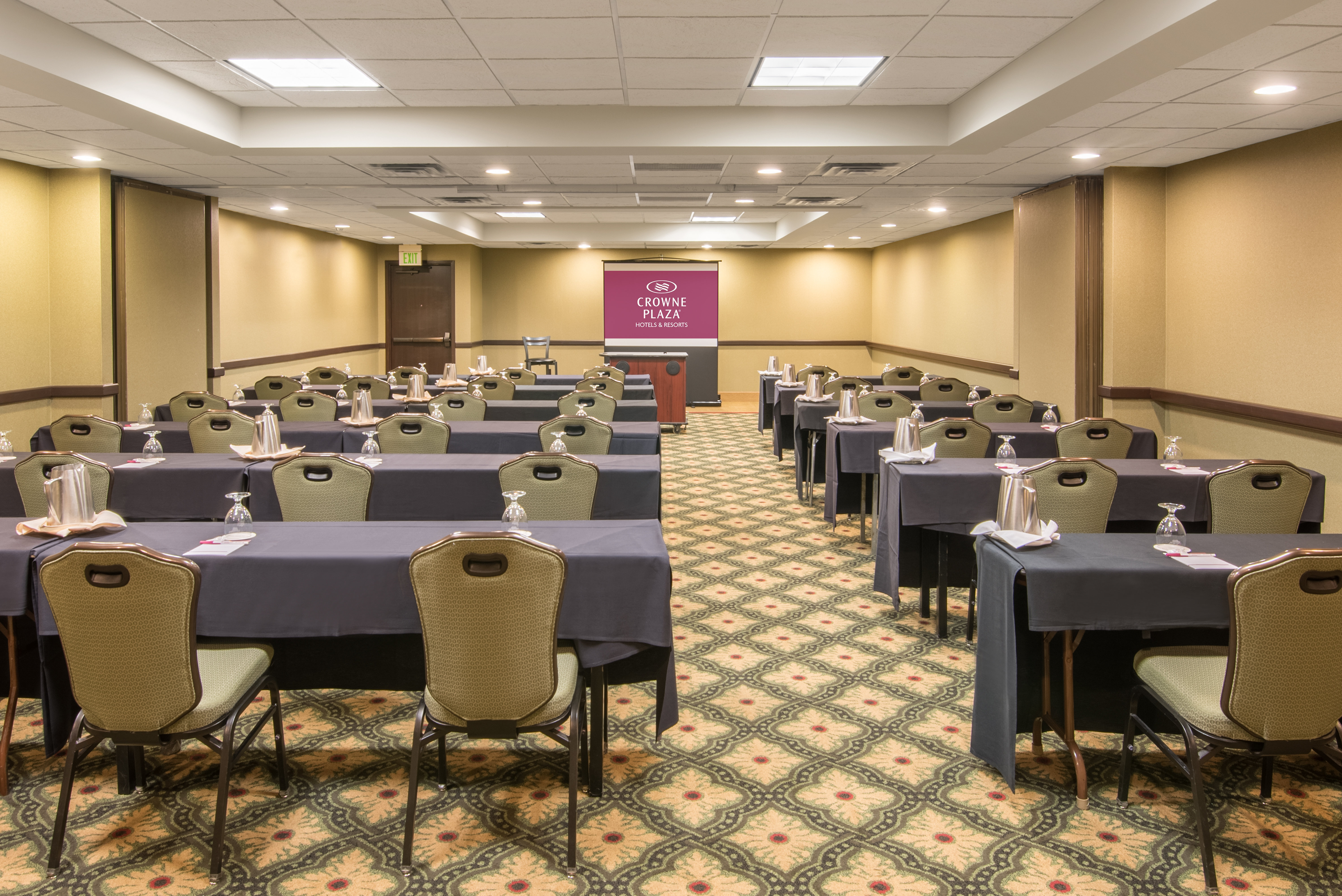 crowne plaza indianapolis airport by ihg