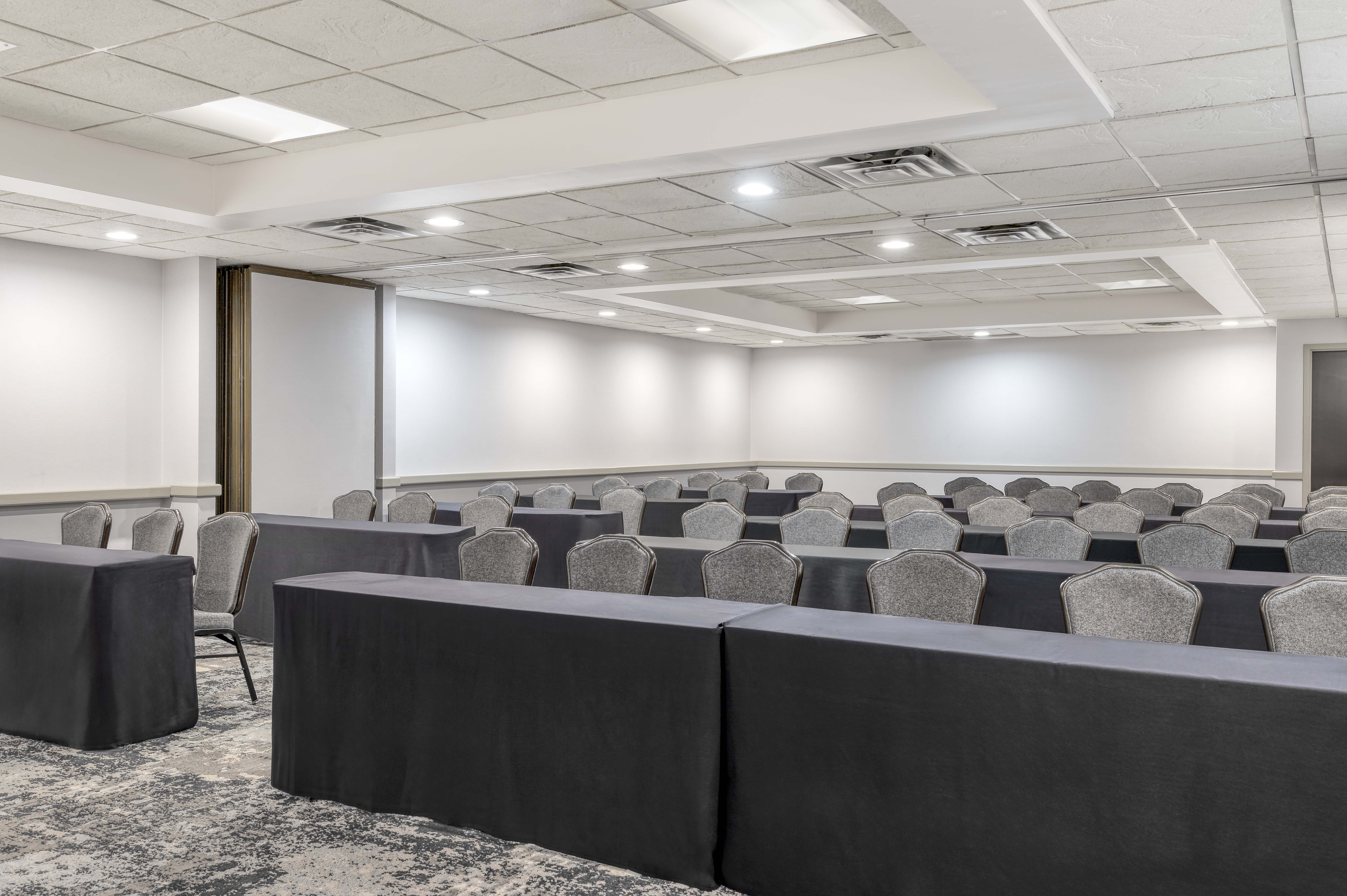 crowne plaza indianapolis airport by ihg