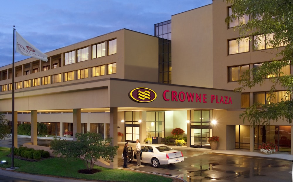 crowne plaza indianapolis airport by ihg