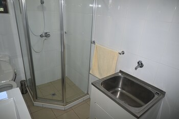 hibiscus rodeo apartments