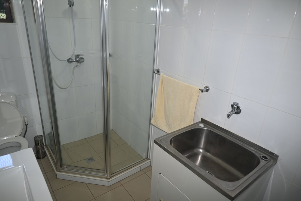 hibiscus rodeo apartments