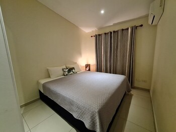 hibiscus rodeo apartments