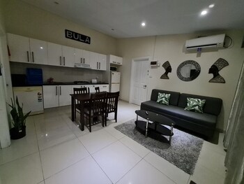 hibiscus rodeo apartments