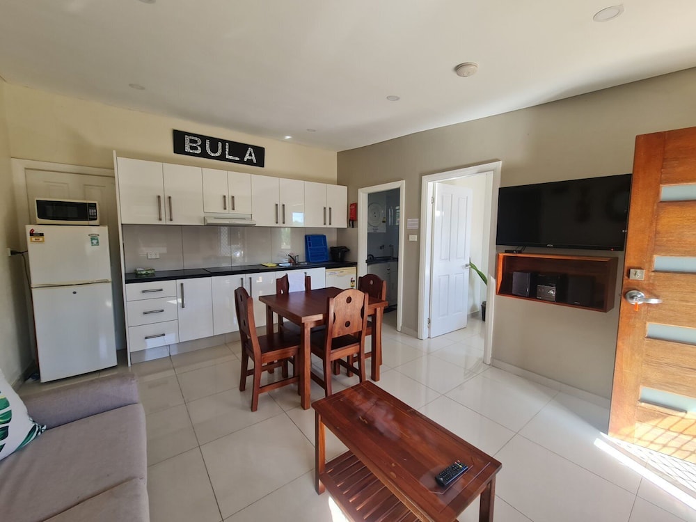 hibiscus rodeo apartments