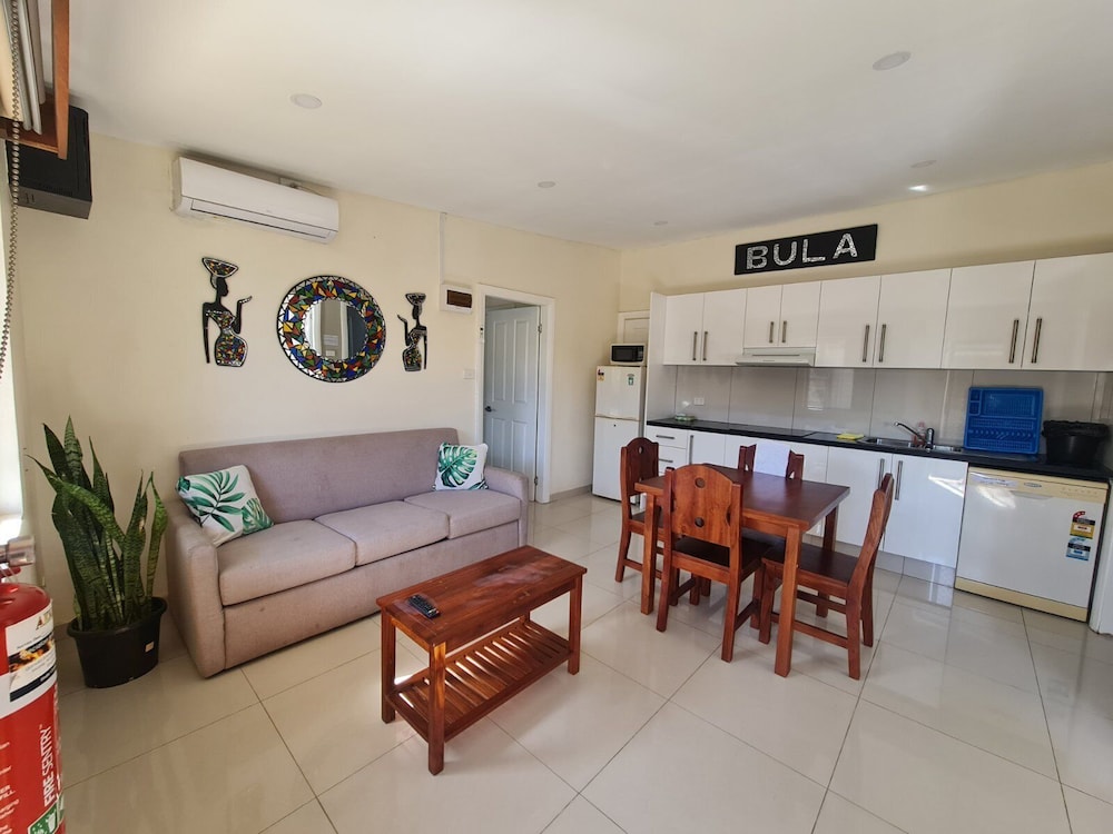 hibiscus rodeo apartments