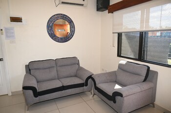 hibiscus rodeo apartments