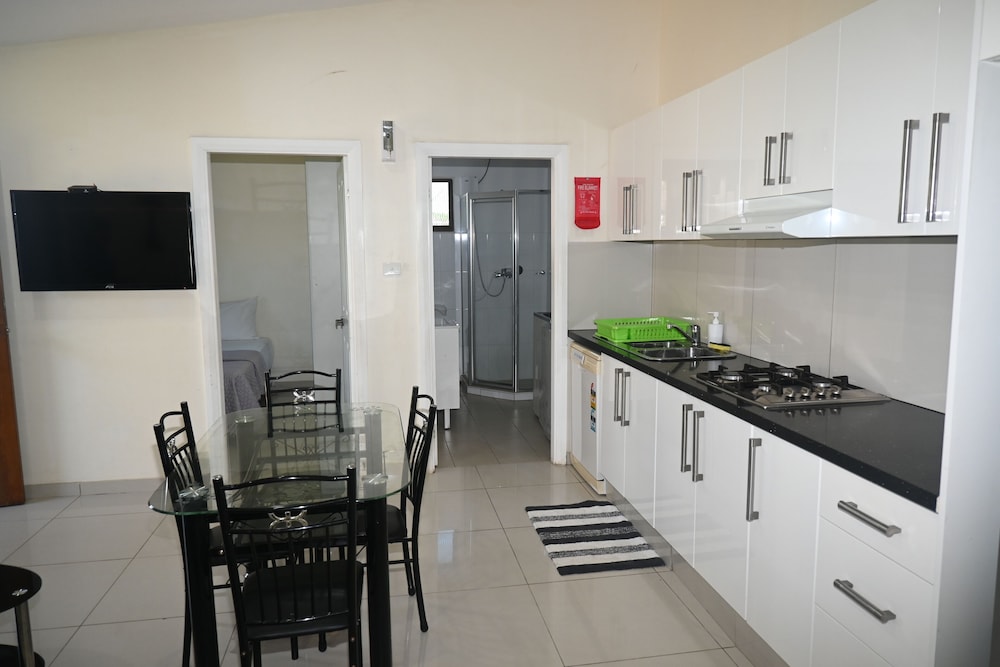 hibiscus rodeo apartments