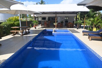 hibiscus rodeo apartments