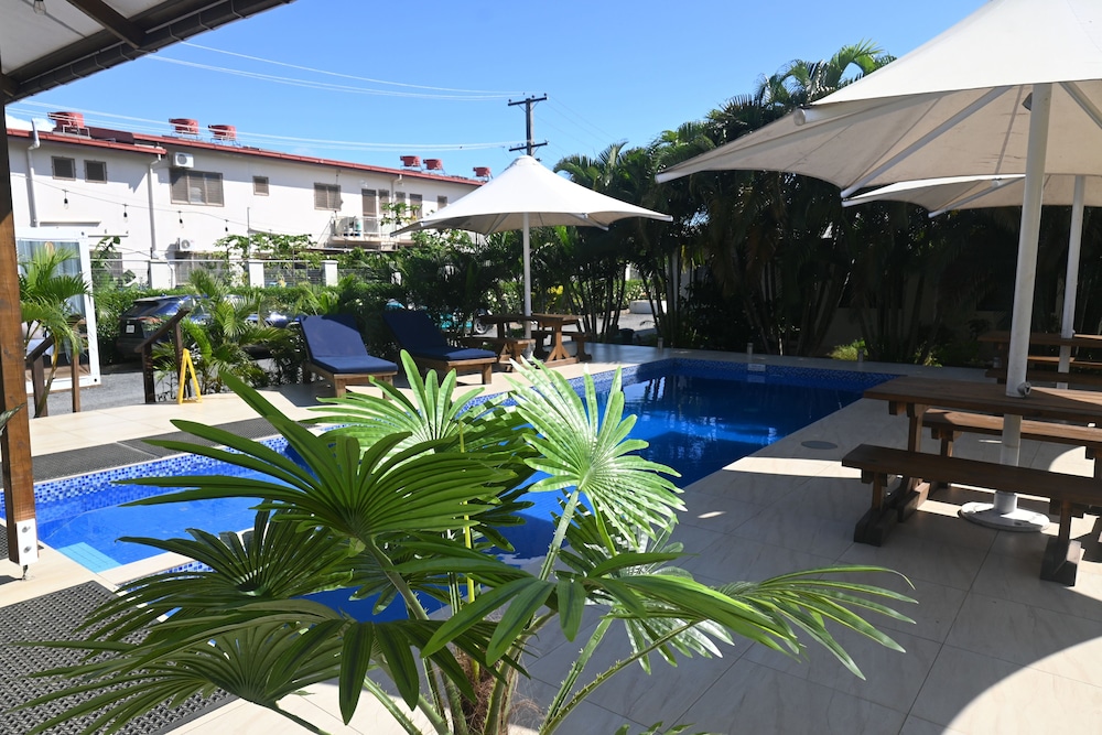 hibiscus rodeo apartments