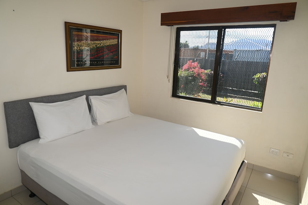 hibiscus rodeo apartments