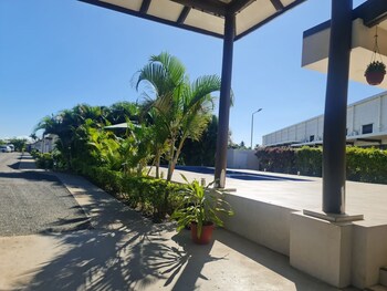 hibiscus rodeo apartments