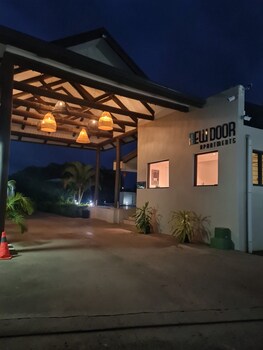 hibiscus rodeo apartments