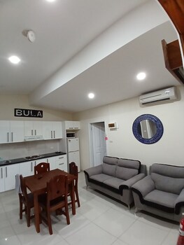 hibiscus rodeo apartments