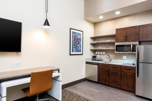 homewood suites by hilton indianapolis downtown