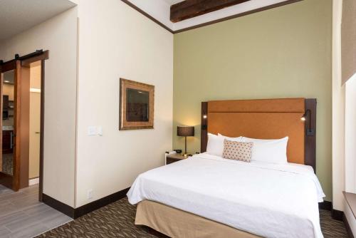 homewood suites by hilton indianapolis downtown