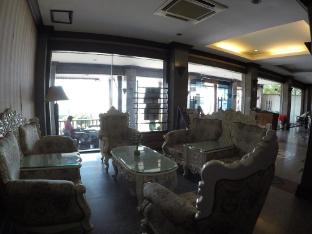 sengtawan riverside hotel