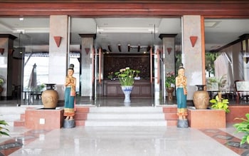 sengtawan riverside hotel