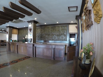 sengtawan riverside hotel