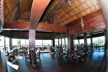 sengtawan riverside hotel