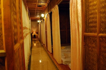 sengtawan riverside hotel