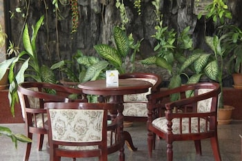 sengtawan riverside hotel