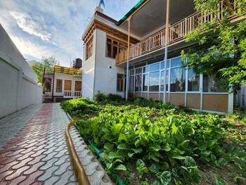 yanglha guest house