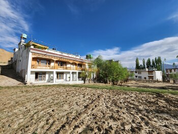 yanglha guest house