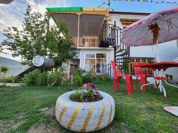 yanglha guest house