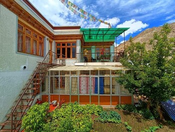 yanglha guest house