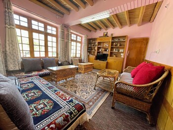 yanglha guest house