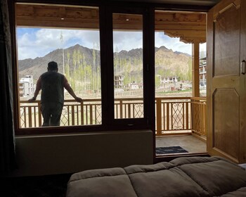 yanglha guest house