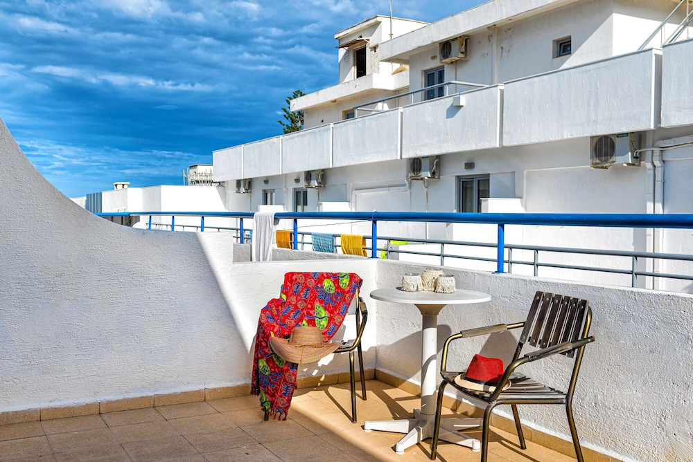 iro hotel