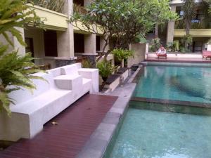 fourteen roses beach hotel